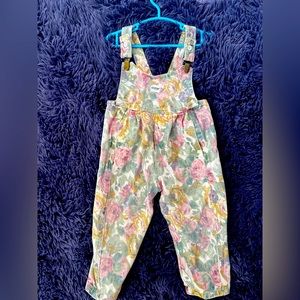 ADORABLE VINTAGE GUESS OVERALLS